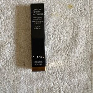 CHANEL Le Rouge Crayon A La Rosee
